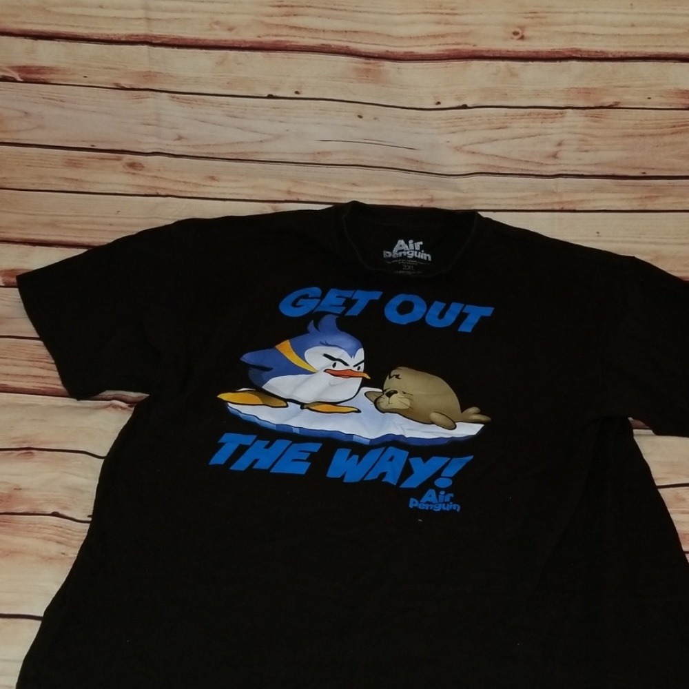 Graphic T-shirt 'GET OUT THE WAY'